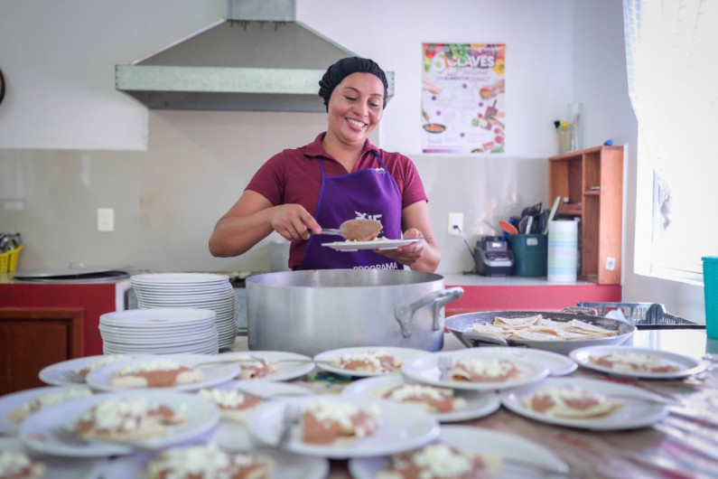 DIF Tamaulipas entrega estímulos a voluntarios de Desayunos y Comedores Comunitarios