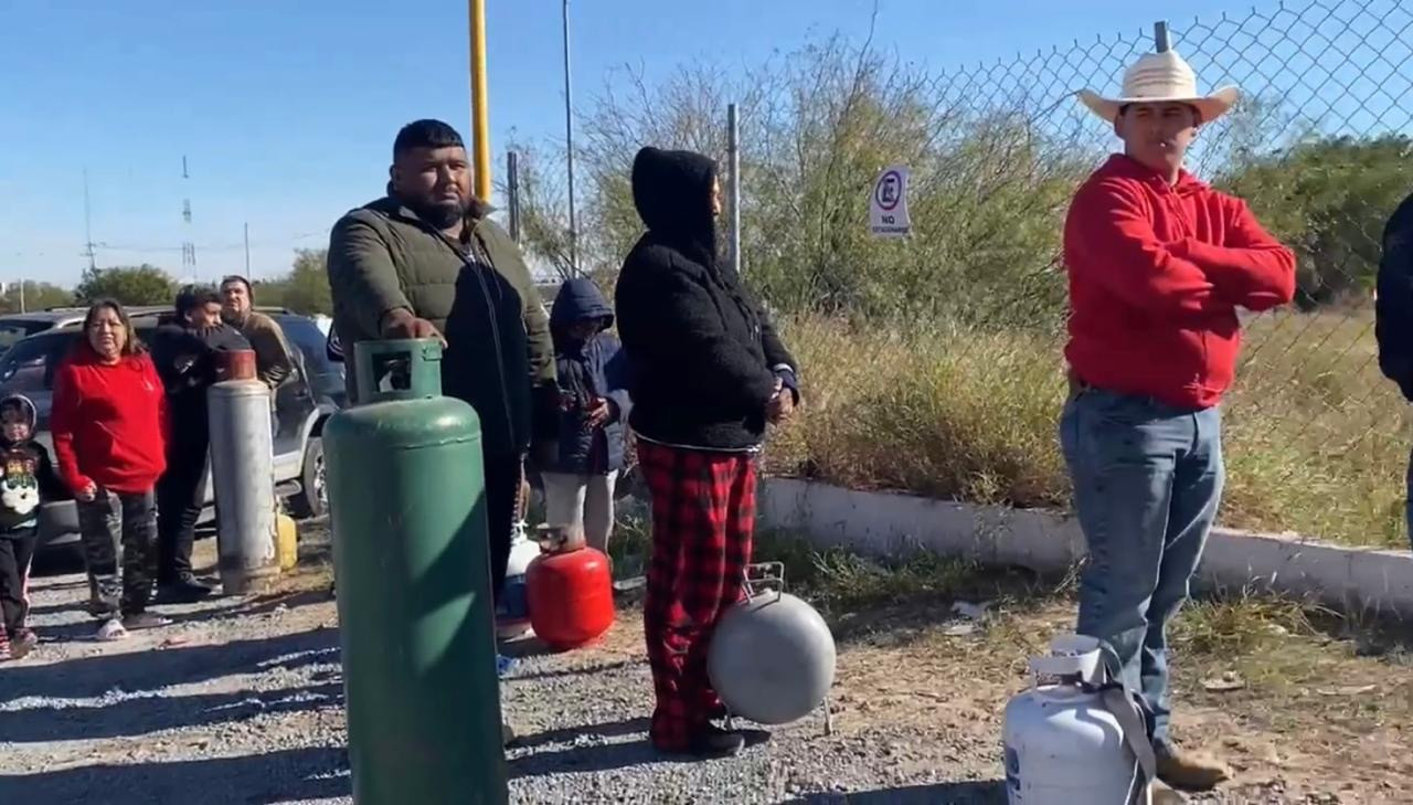 Registra Nuevo Laredo demanda de gas,   largas filas ante la onda gélida