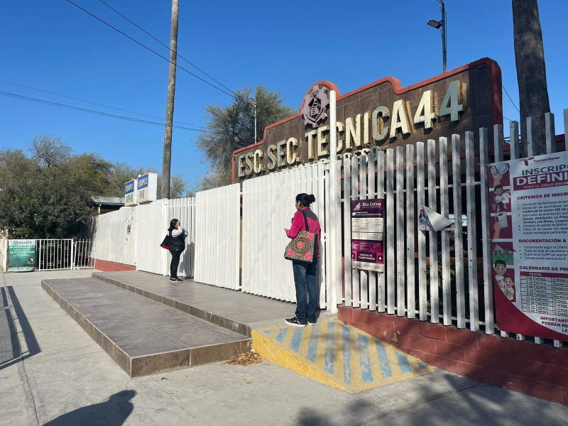 Inicia sin incidentes proceso de inscripción en escuelas