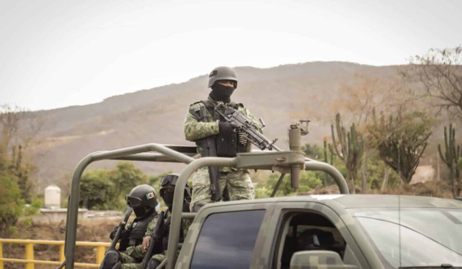 Detienen en Matamoros a líder de célula delictiva y ocho integrantes en operativo federal