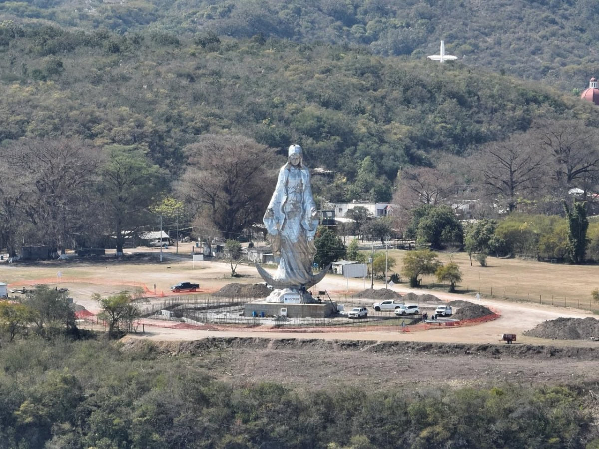 Modernizan entorno de la Virgen de El Chorrito con nueva plazoleta en Hidalgo