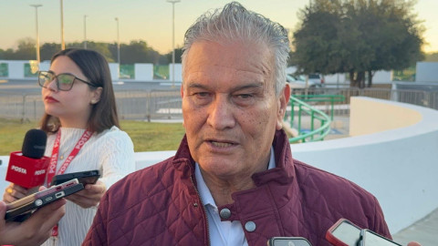 Renuncia el Secretario de Salud, Vicente Hernández