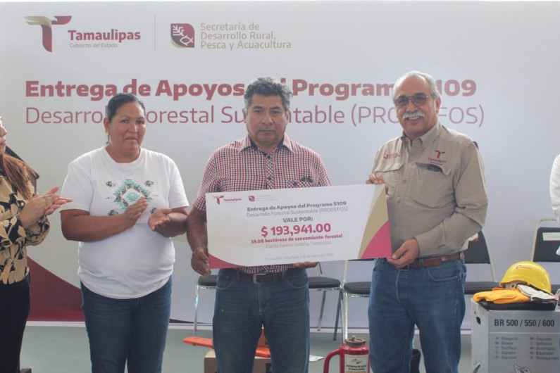 Entrega gobierno estatal apoyos para fortalecer el sector forestal en Tamaulipas