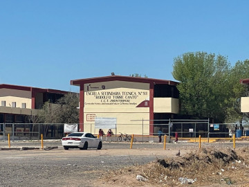 Denuncian falta de maestros y personal de intendencia en secundaria de San Valentín