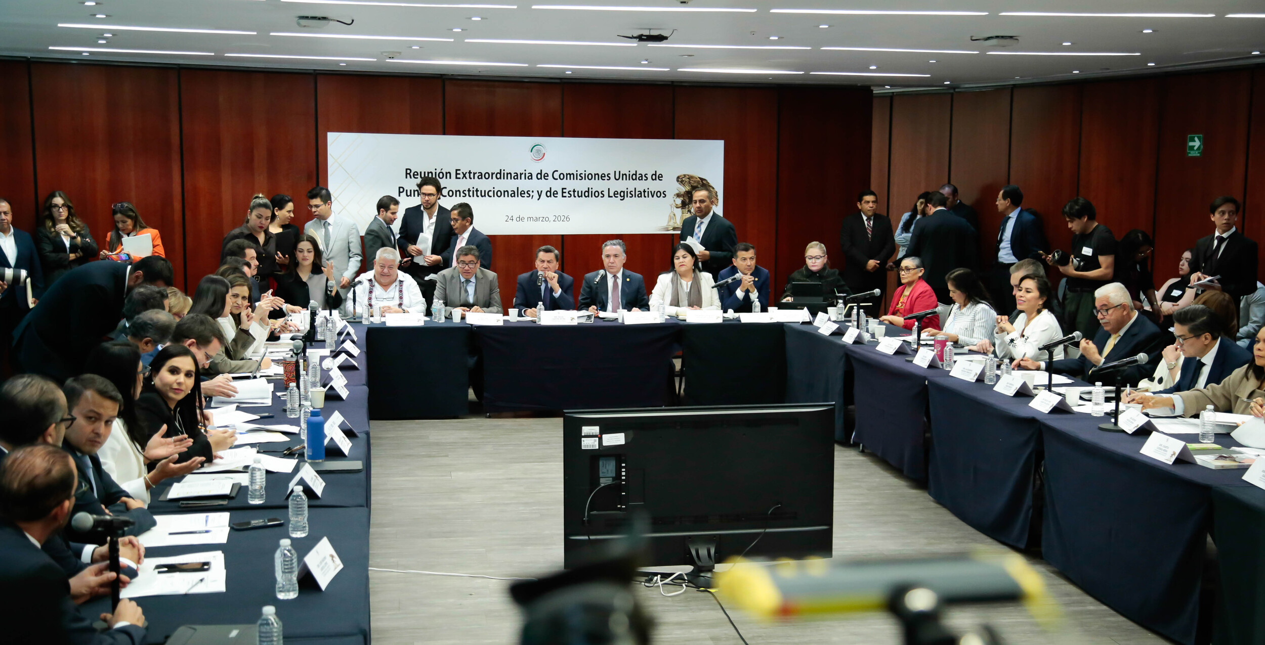 Avanza “Plan B” electoral: comisiones del Senado aprueban dictamen y lo envían al pleno