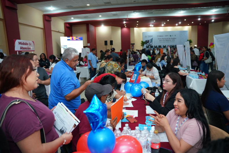 Acercan oportunidades de empleo a mujeres en Nuevo Laredo con más de 1,300 vacantes ofertadas
