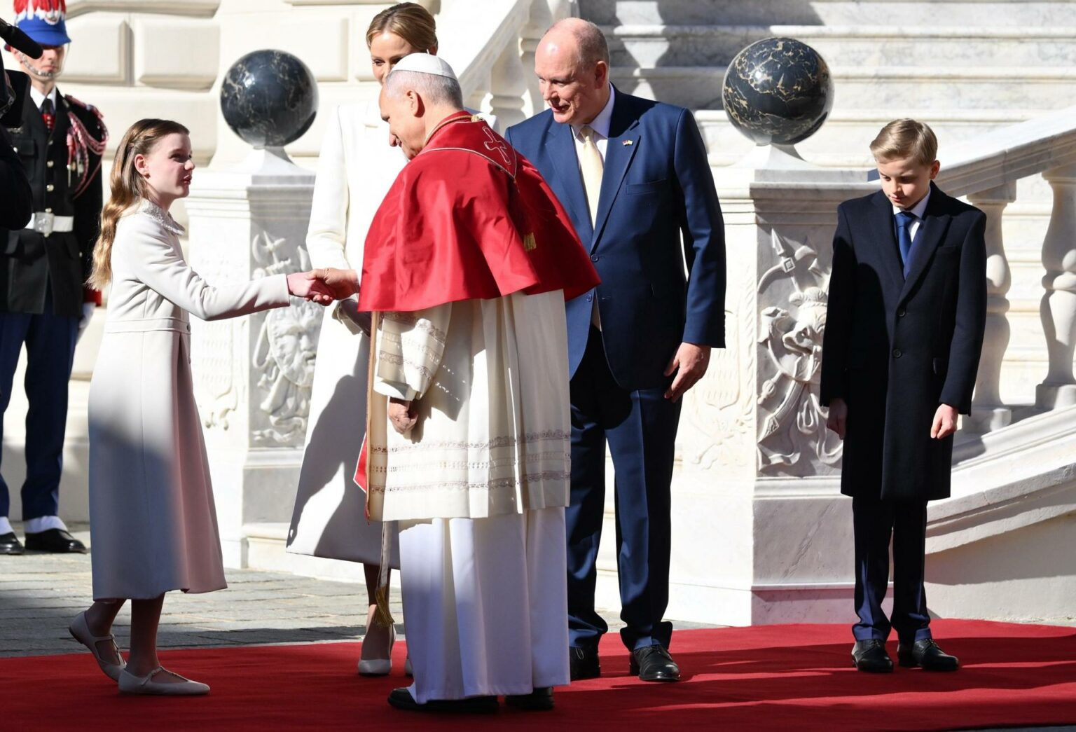 Papa León XIV realiza breve visita histórica a Mónaco