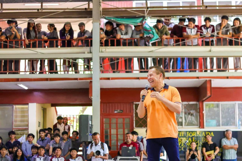 Presentó Carlos Peña Ortiz conferencia motivacional con el Campeón Mundial Julio César Chávez