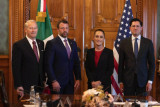 Sheinbaum y secretario de Seguridad de EU acuerdan reforzar colaboración bilateral