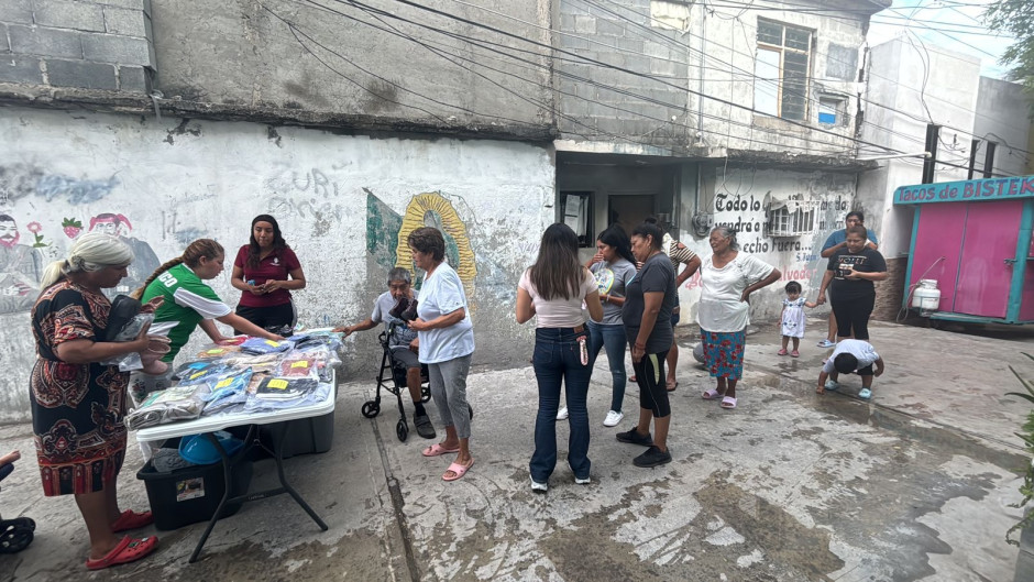 Lleva gobierno municipal apoyo a familias de la colonia CNOP a través de fondos únete a donar