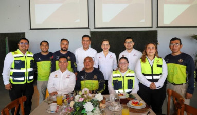 Reconoce Salud humanismo de las paramédicas y paramédicos en su día