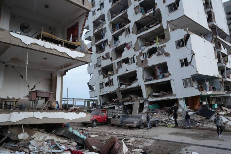 Cifra de muertos por los terremotos en Venezuela sube a mil 430