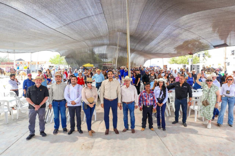 Convivió Alcalde Carlos Peña Ortiz con familias en el 195 Aniversario de Congregación Garza