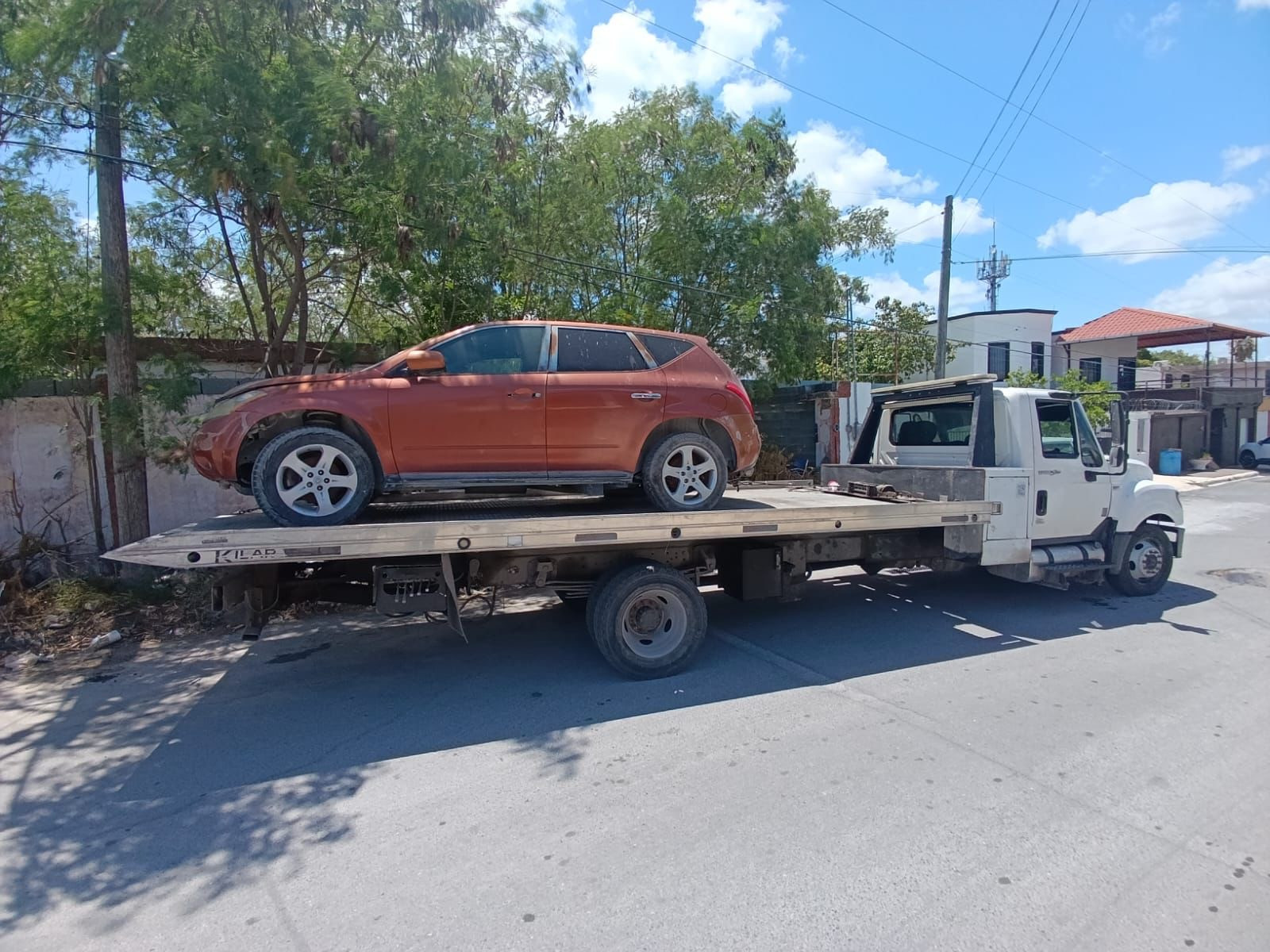 Retira Dirección de Medio Ambiente en Reynosa, vehículos abandonados de la vía pública