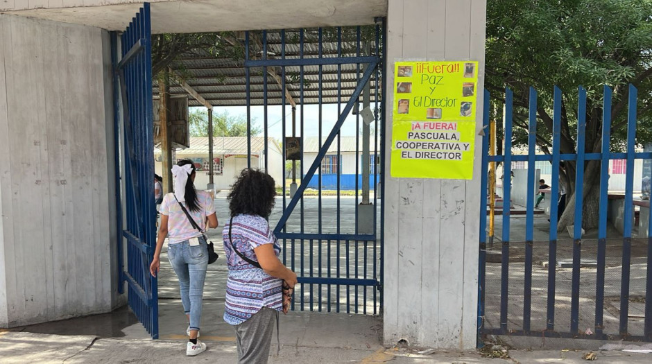 Padres de familia de primaria Andanac piden destitución del director