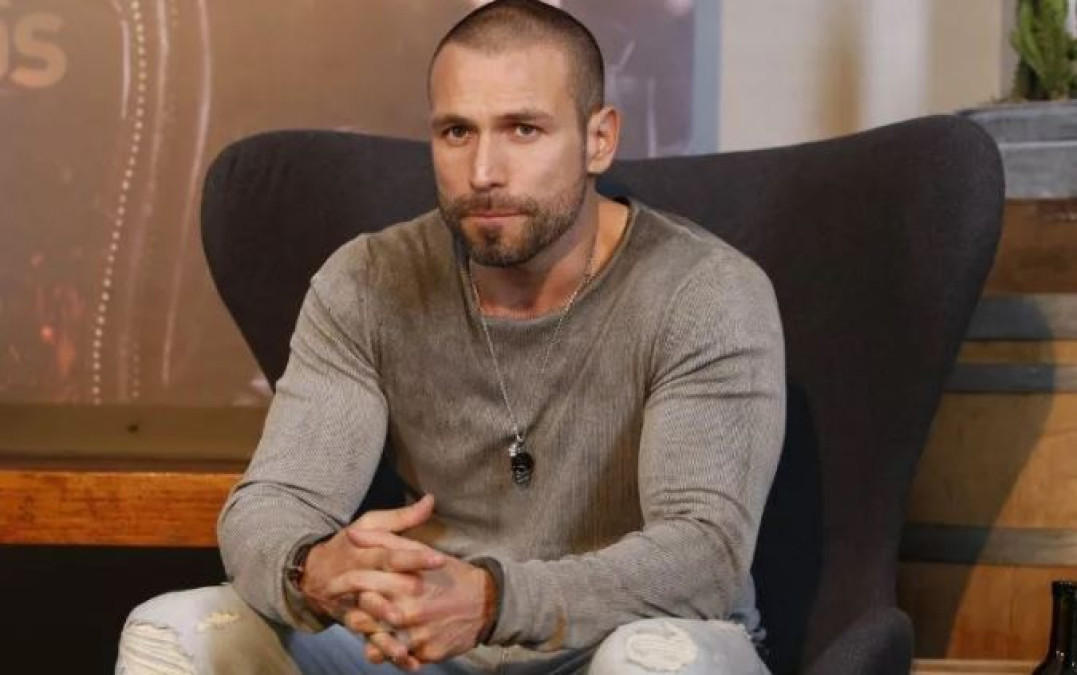 Rafael Amaya es dado de alta de la clínica de rehabilitación 