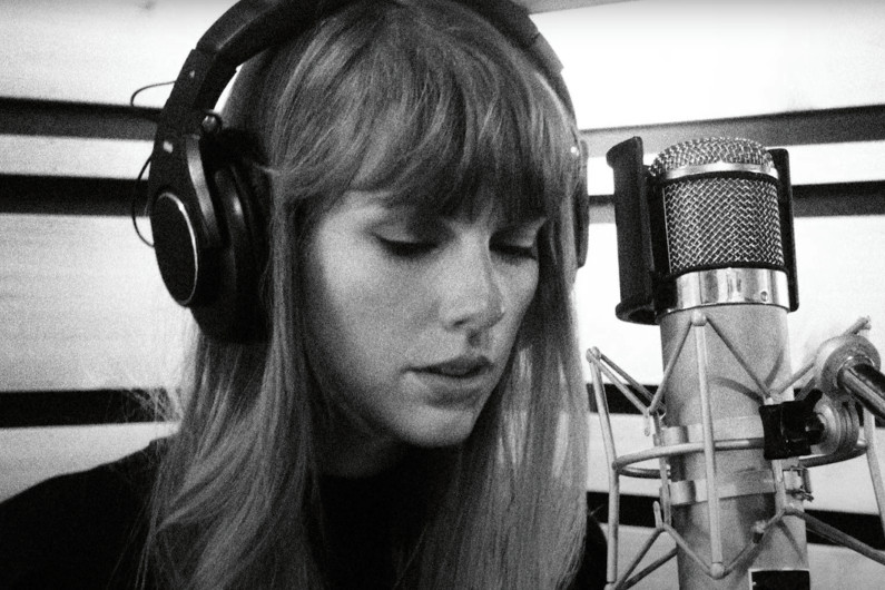 Taylor Swift lanza nueva versión de "This love" 
