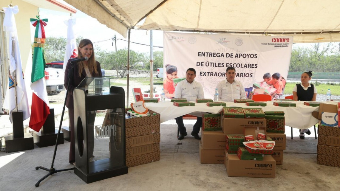 Municipio 600 paquetes de útiles escolares