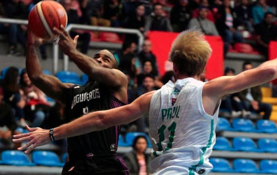 Laguneros derrota a domicilio a Abejas 79-72