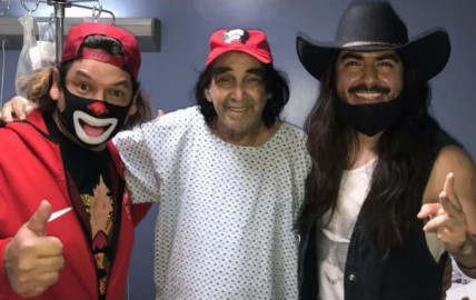 Reaparece  'Cepillin' en público tras su cirugía 