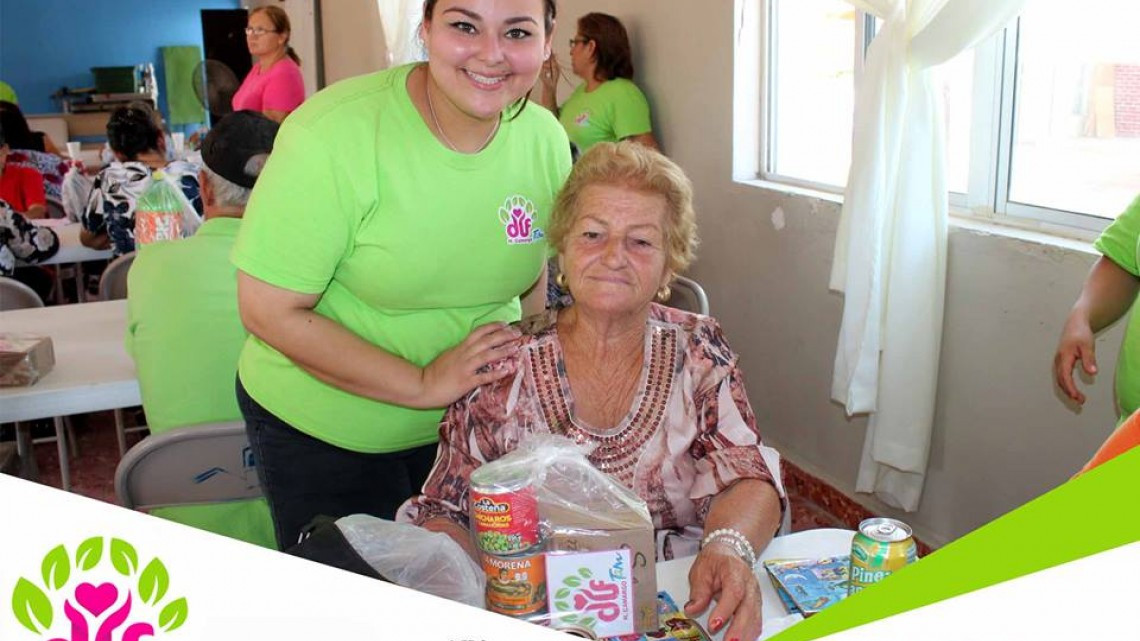 Realizan festejo a abuelitos del mes