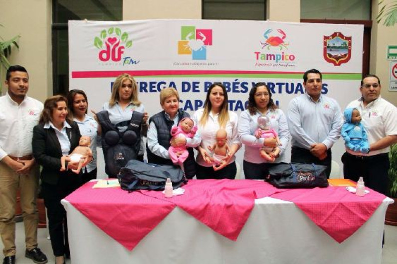 DIF Tampico recibe kits para prevención de embarazos