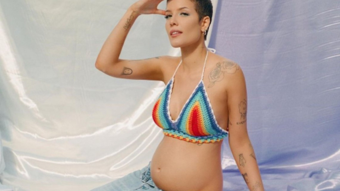 ¡Bebé en camino! Halsey anuncia su embarazo