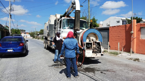 Sondeó COMAPA línea general en Villa Esmeralda y La Joya