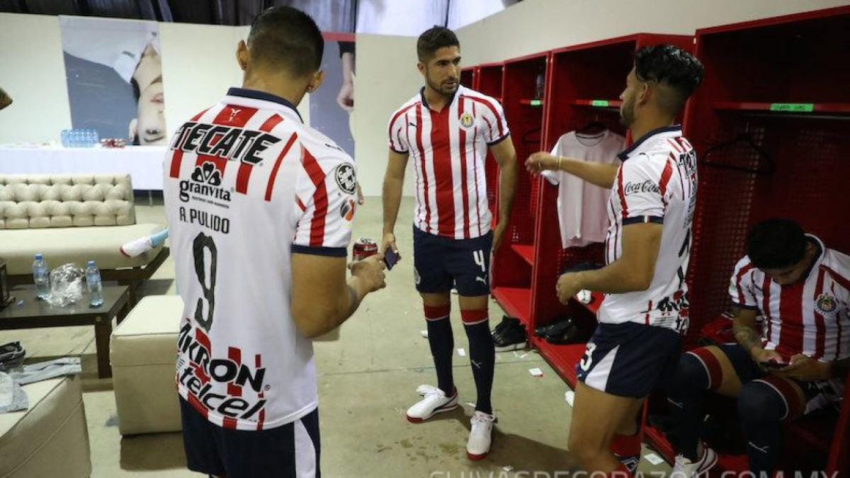 ¡Mira los nuevos uniformes de Chivas!