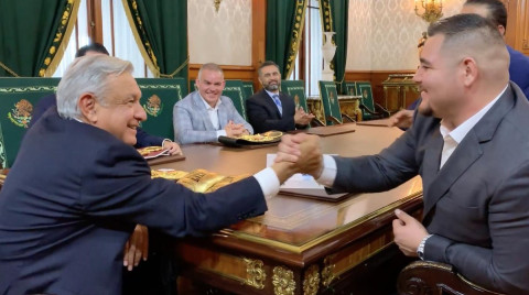 Andy Ruiz visita al presidente López Obrador 