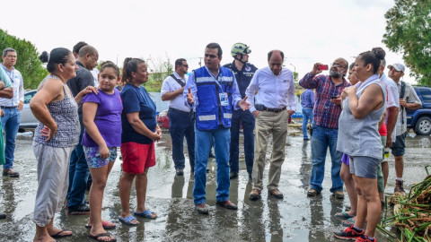 Atienden a afectados por lluvias en Nuevo Laredo
