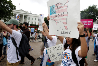 Crece presión a Trump por la declaración "Estamos con los soñadores”