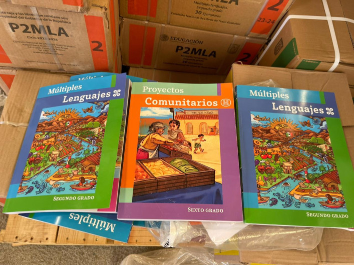 Revisarán maestros libros de texto