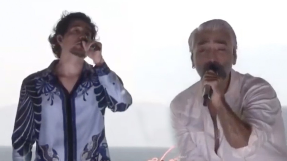 Alejandro y Alex Fernández ofrecen serenata a las mamás mexicanas