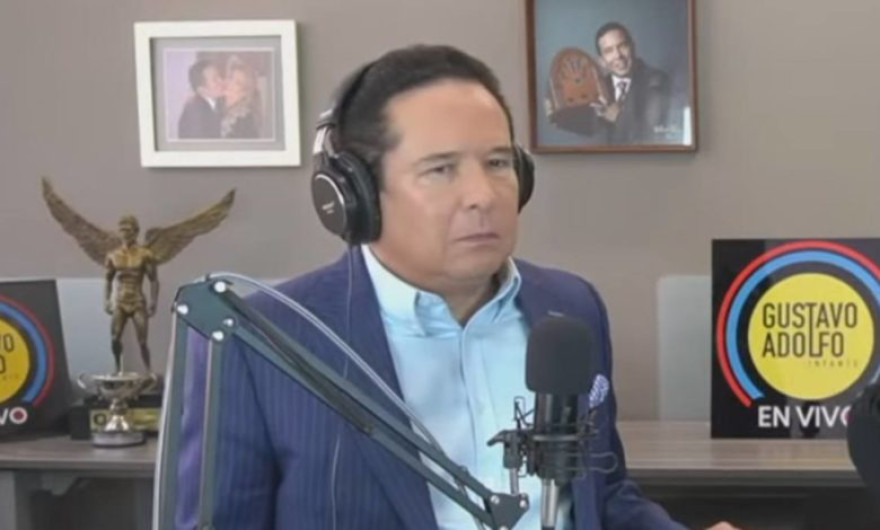 Gustavo Adolfo critica la llegada de Sputnik V a México