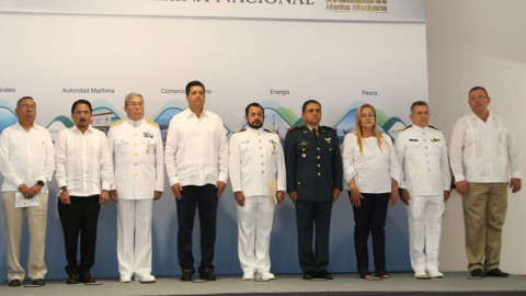 Andrés Zorrilla felicita a marinos por su día y su trabajo 