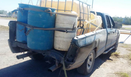 Aseguran camioneta con 600 litros de gasolina ilegal
