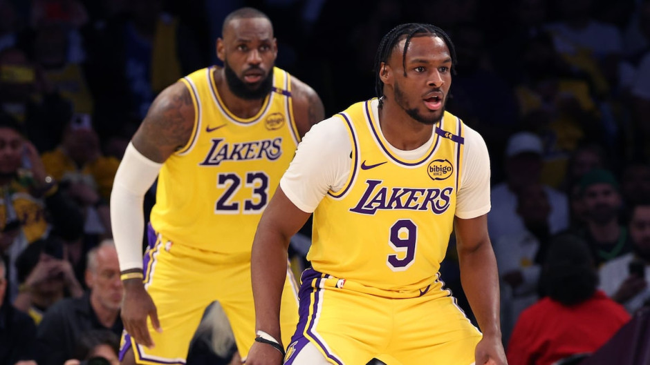 LeBron y Bronny James son el primer dúo padre e hijo en jugar juntos en la NBA