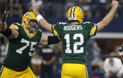 Mariscal Rodgers lleva a Empacadores a triunfo 24-23 sobre Osos en NFL