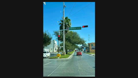 Instalan nuevos semáforos inteligentes