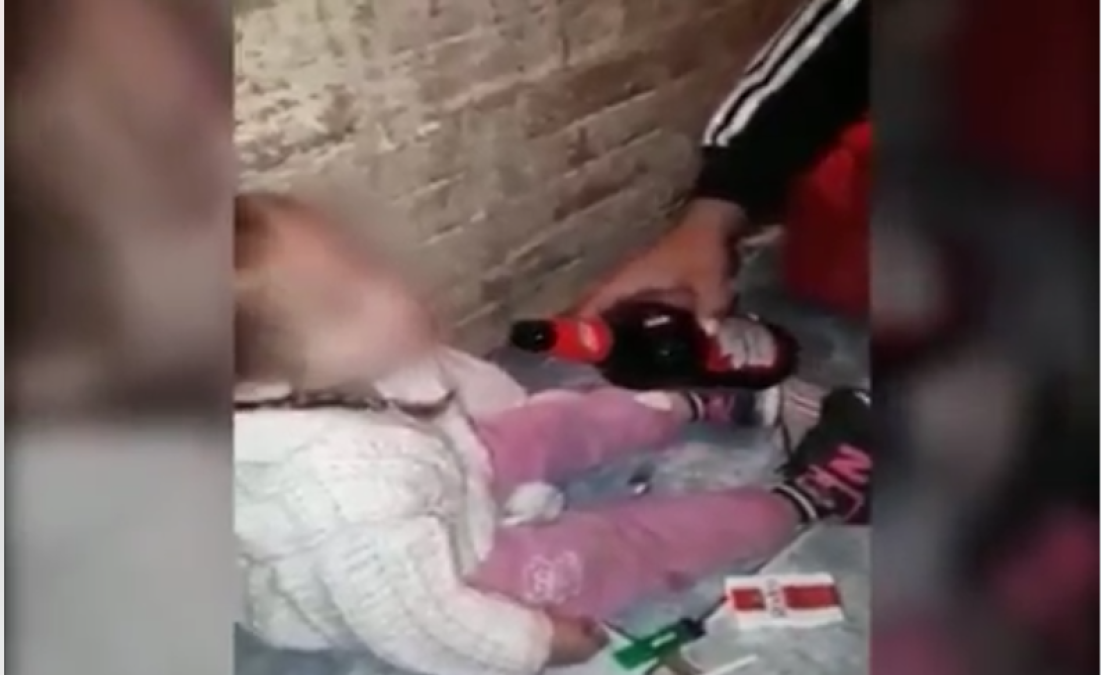 Detienen a pareja por ofrecer drogas y cerveza a su bebé