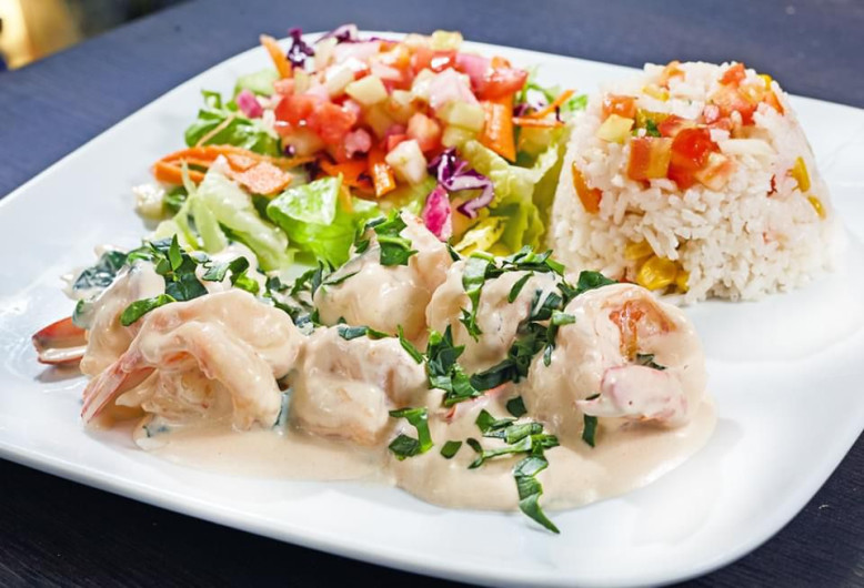 Restaurantes suben precios por incremento en canasta básica