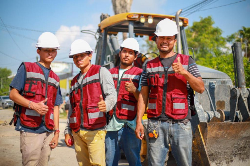 Pavimenta Gobierno de Reynosa calle Alegría con más de 3.8 Millones de Pesos