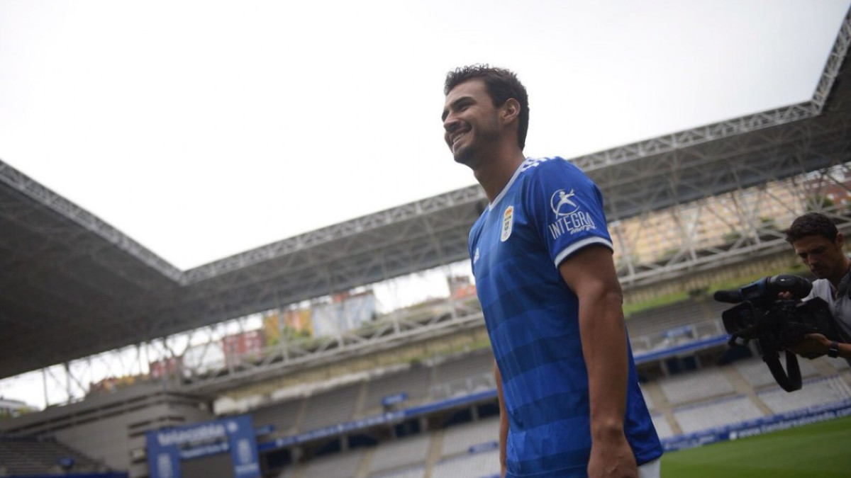 Oswaldo Alanís es presentado con Real Oviedo