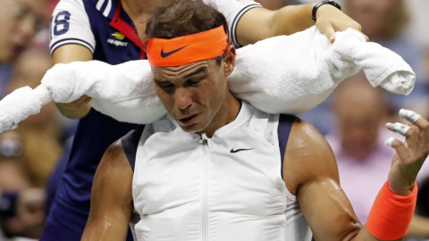 Nadal estrena su chaleco de hielo y pierde el set 0-6