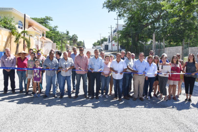Entrega Chucho Nader nueva pavimentación