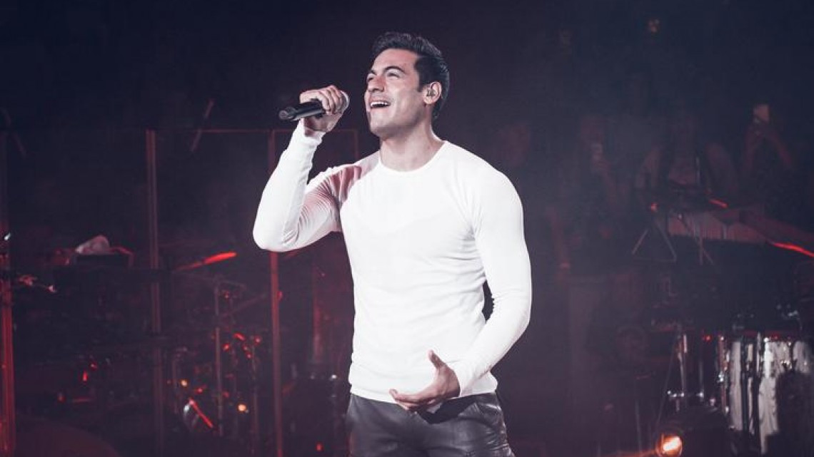 Carlos Rivera se presenta con éxito en el Domo Care