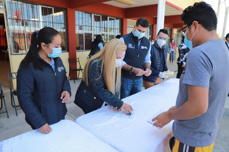 Miles de alumnos altamirenses favorecidos con becas educativas