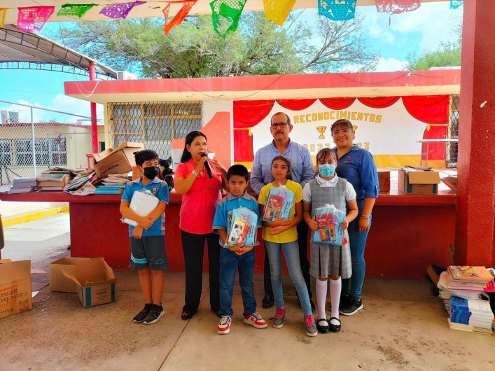 Fomentan reciclaje de libros y cuadernos en primarias