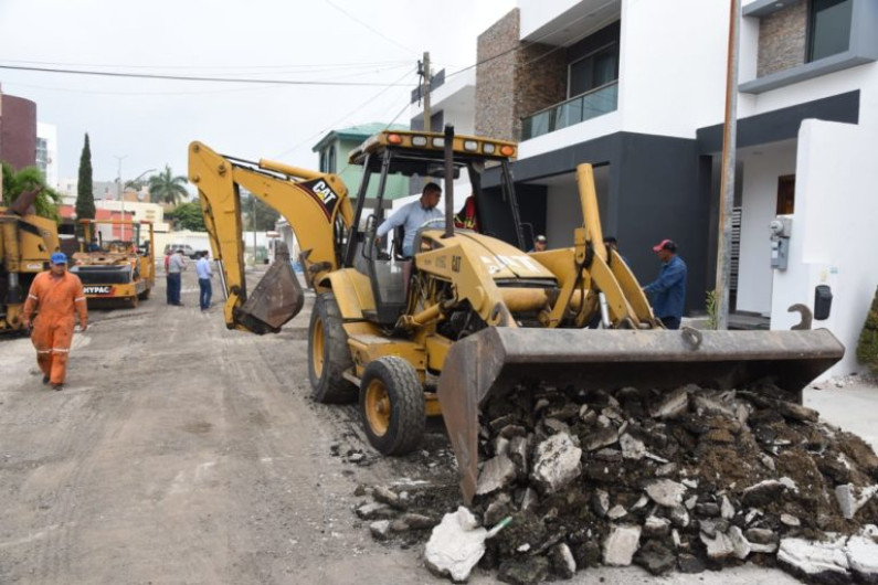 Mejoramiento vial en colonias de Tampico sigue: Chucho Nader